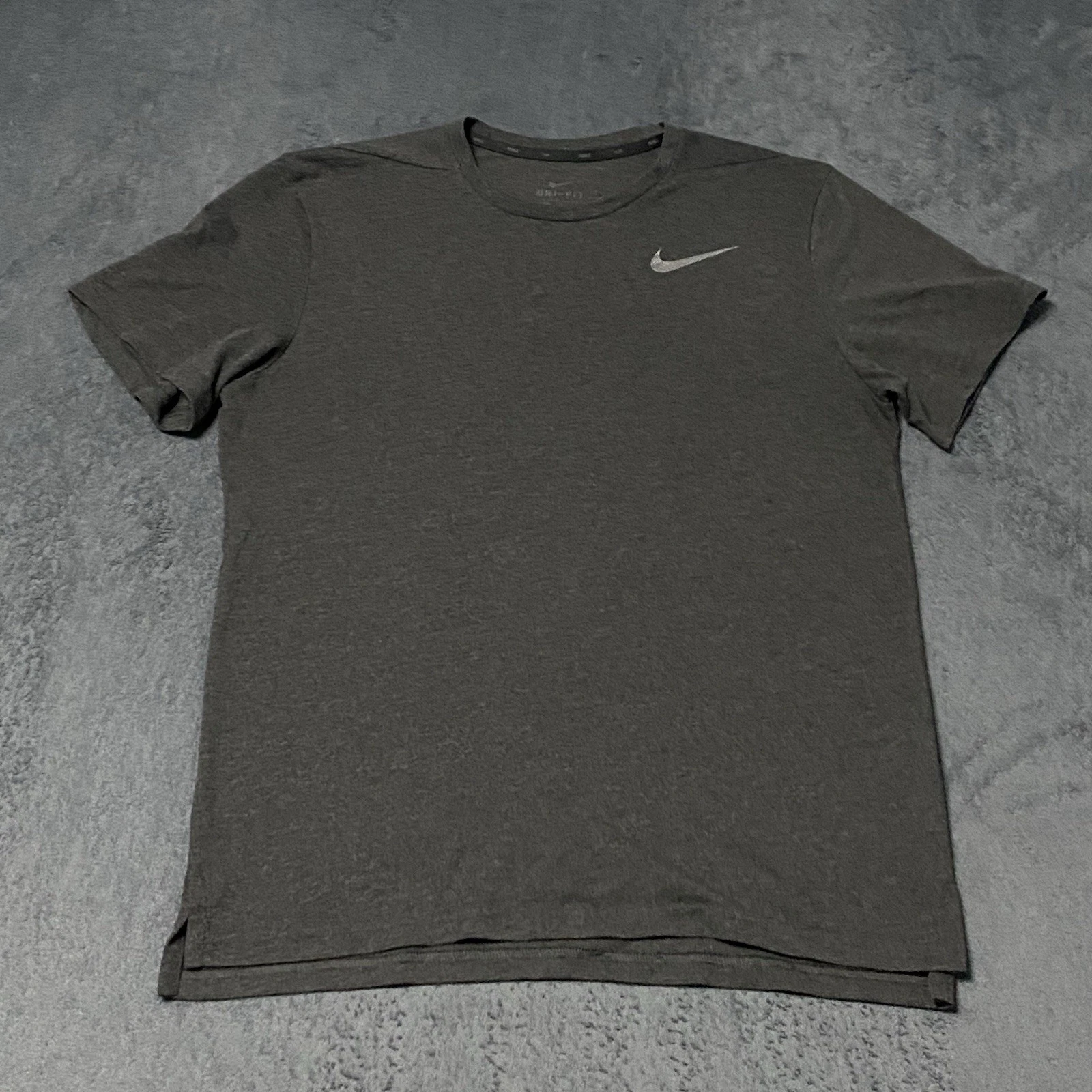 Nike Dri Fit Hyper Dry Training Shirt Mens M Dark Gray Short Sleeve Activewear