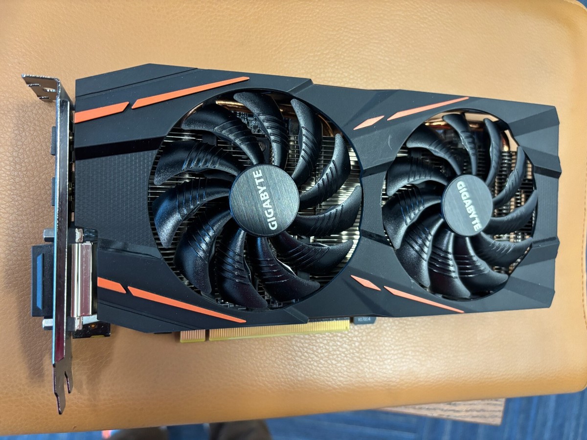Buy Gigabyte AORUS Radeon RX 570 4GB Graphic Cards online