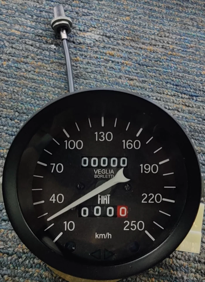 FIAT DINO 2400 CUPÉ/SPIDER VELOCÍMETRO Y CONTADOR DE REVOLUCIONES TOTALMENTE RESTAURADO E10 Foto 2 de 4