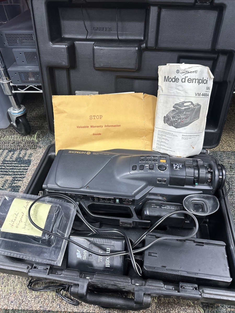 Hitachi Video Camera Recorder VM-4400A VHS Camcorder w/ Carrying