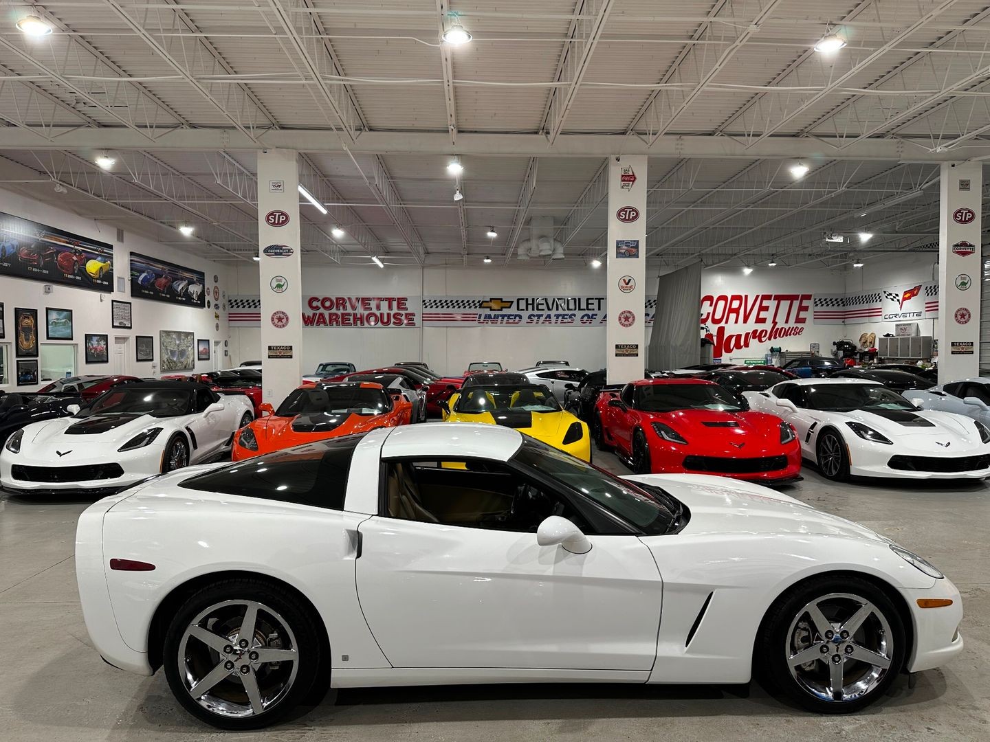 2007 [10U] Arctic White Chevrolet Corvette   | C6 Corvette Photo 7