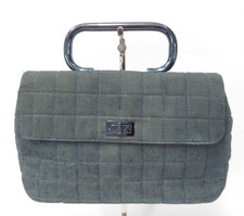 CHANEL Chocolate Bar 2.55 Denim Turn Lock Borsa a mano con manico superiore...