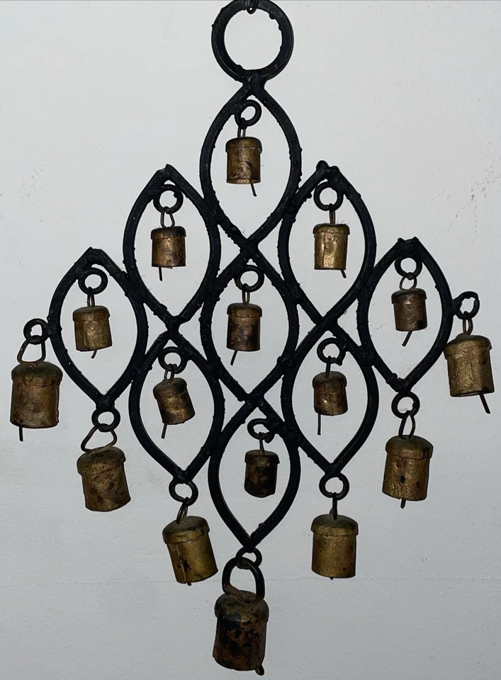 Campanas antiguas de hierro forjado campanas de viento de vaca camello hechas a mano India colgante de pared Foto 2 de 4