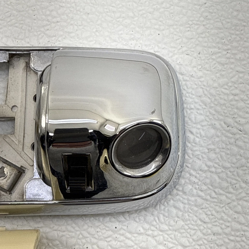 Ford F-150 F-250 F-350 Bronco 1980-1996 y más luz domo cromada superior OEM Foto 4 de 4