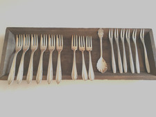 Silberbesteck 16 Teile (Kuchengabeln, Zuckerlöffel, Schneckengabeln)