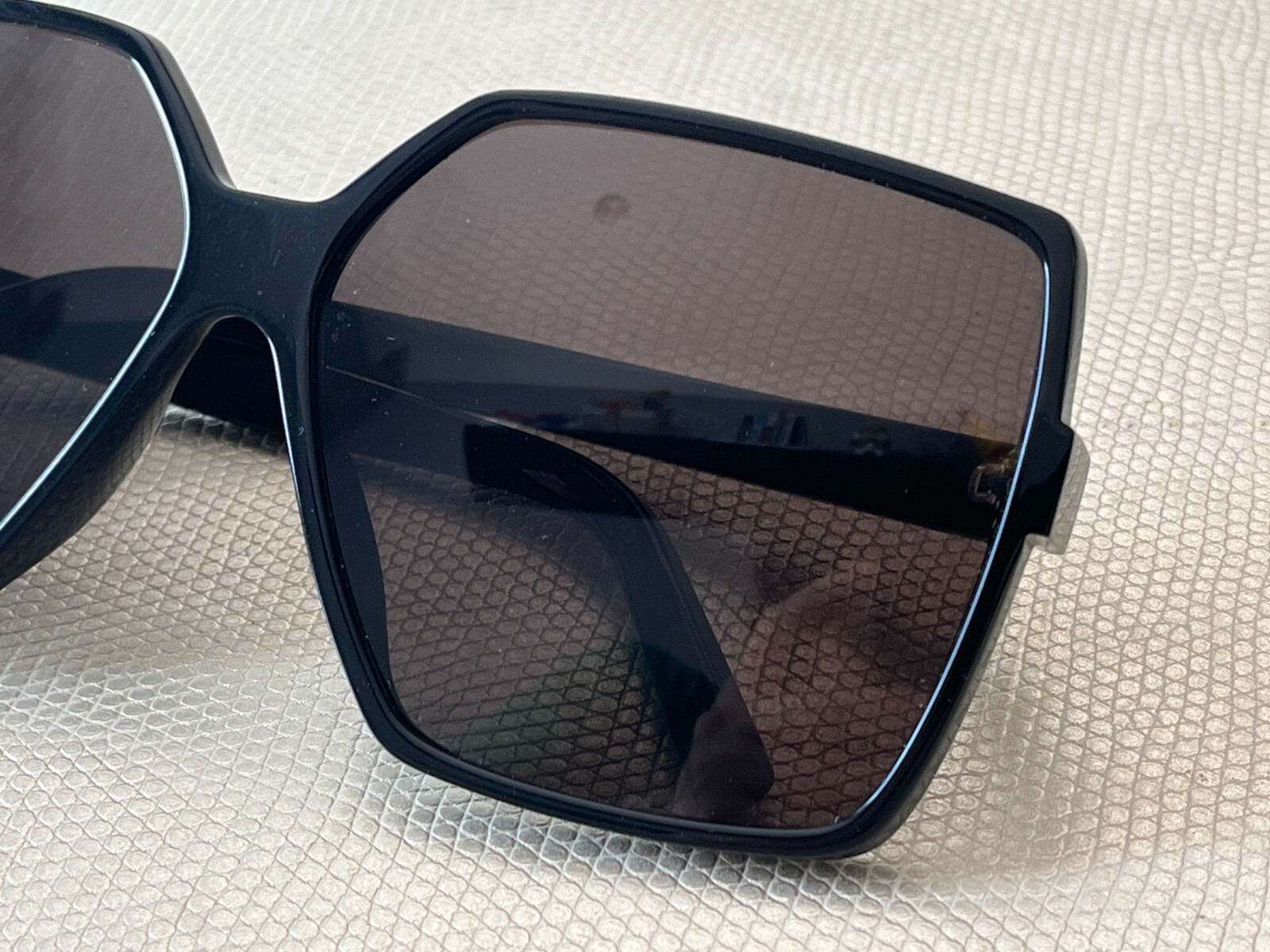 Occhiali da sole donna SAINT LAURENT SL 232 Betty 001 quadrati rettangolari LENTE IMPERFEZIONE