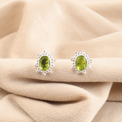 August Birth Peridot Stone 925 Sterling Silver Engagement Stud Mother Earrings
