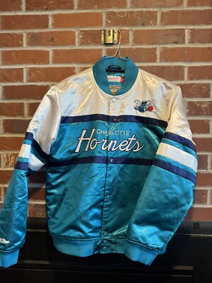 Charlotte Hornets Mitchell & Ness Hardwood Classic Jacket Size 18