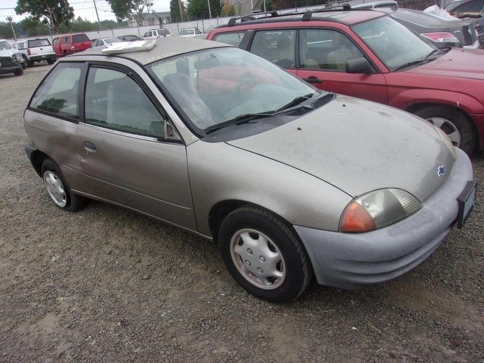 Used Manual Transmission Assembly fits: 1998 Chevrolet Metro MT 1.0L 3 cylinder Foto 2 de 4