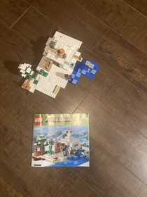 Lego Minecraft The Snow Hideout 21120 - Used