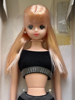 Takara Jenny Club Julia Puppe, rosa Haare grüne Augen, RAR, NEU