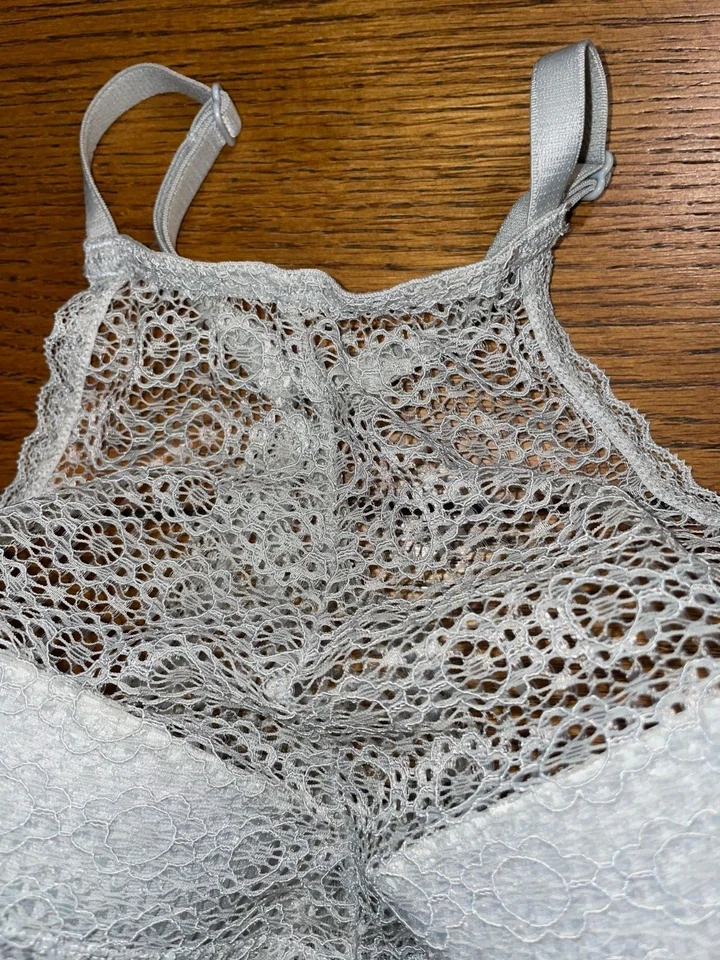 No Boundaries Silver Hi Neck W/Mesh Insert Lace Bralette - Size 34A - New - Image 4 of 4