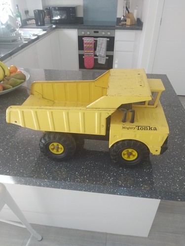 TONKA MIGHTY DUMP TRUCK NO.39008 - Picture 2 of 15