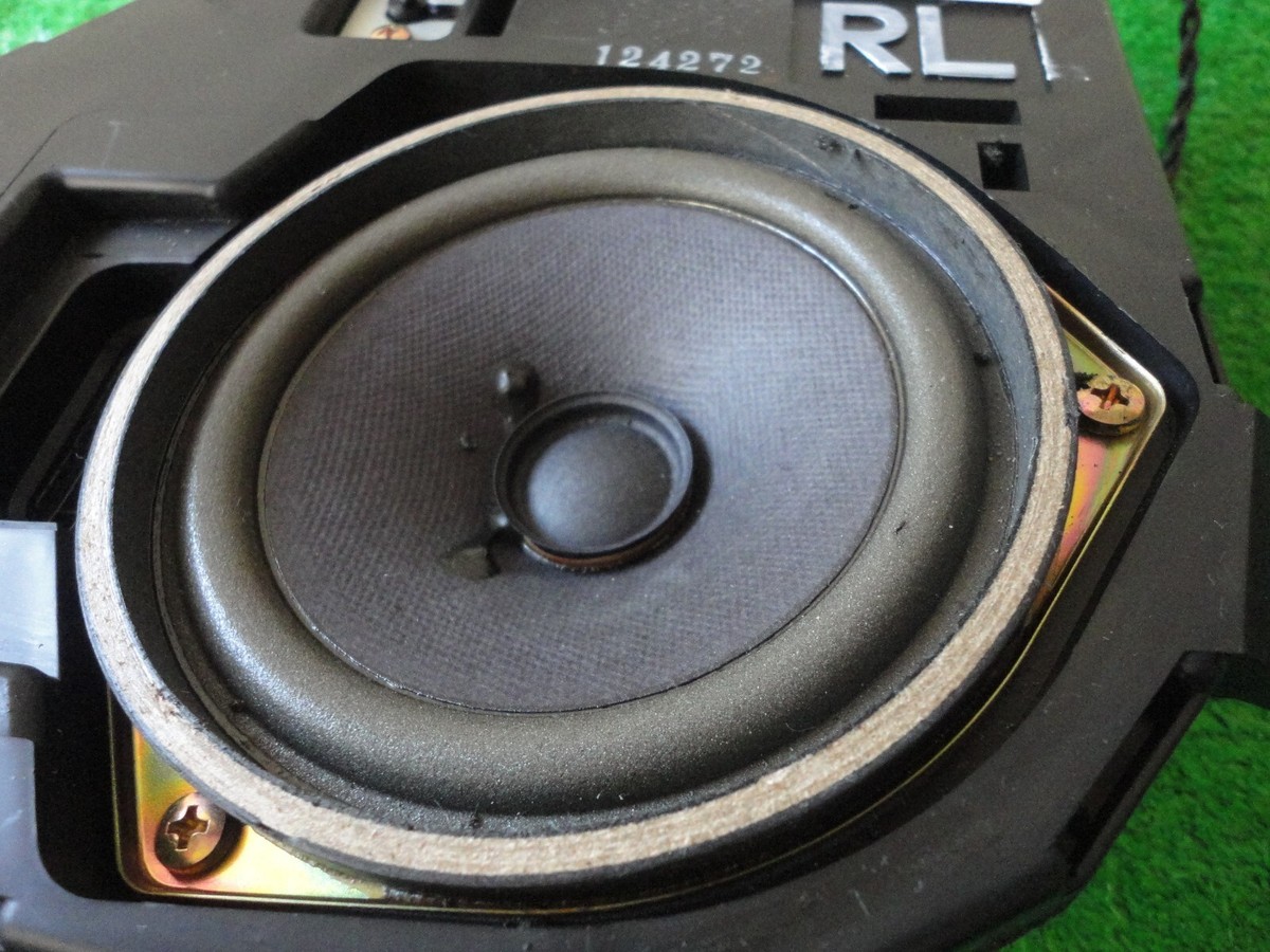 TOYOTA CROWN MAJESTA UZS141 Genuine Audio Door Speaker Rear LH