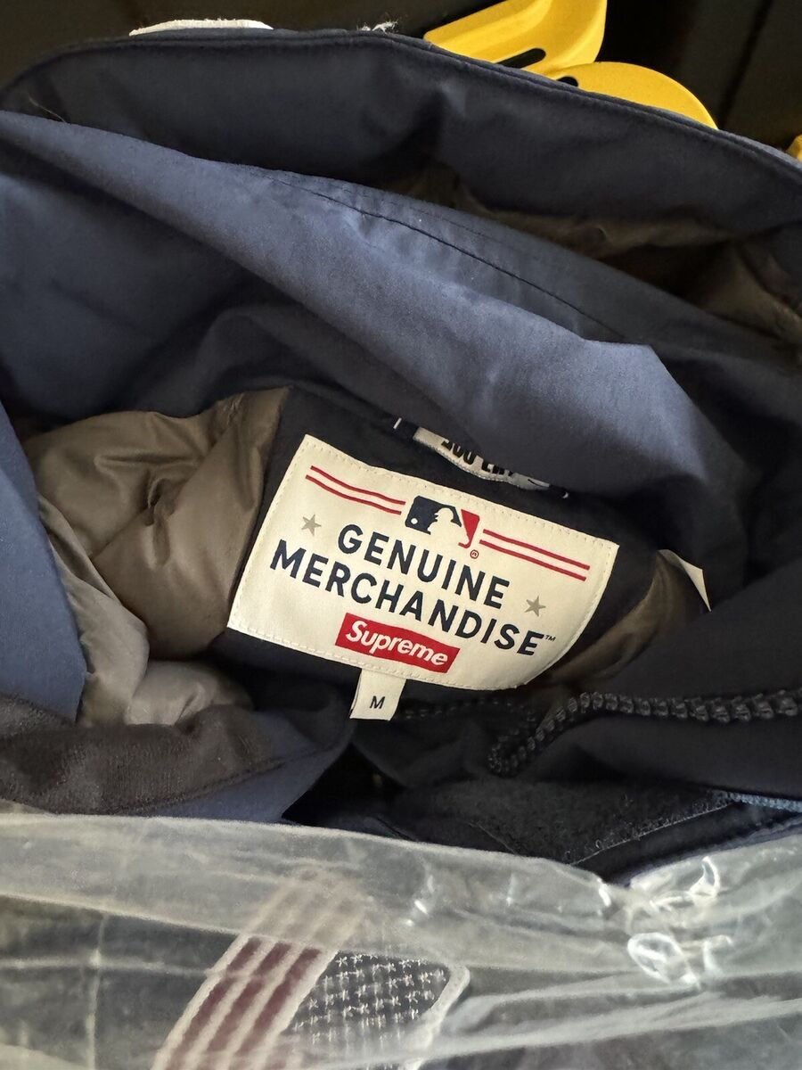 Supreme®/New York Yankees™ GORE-TEX 700- Fill Down Jacket Supreme®/New York Yankees™ GORE-TEX 700- Fill Down Jacket