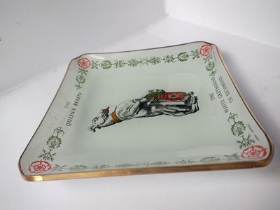 The Queen's Beasts weißer Windhund von Richmond Gedenktablett aus Glas