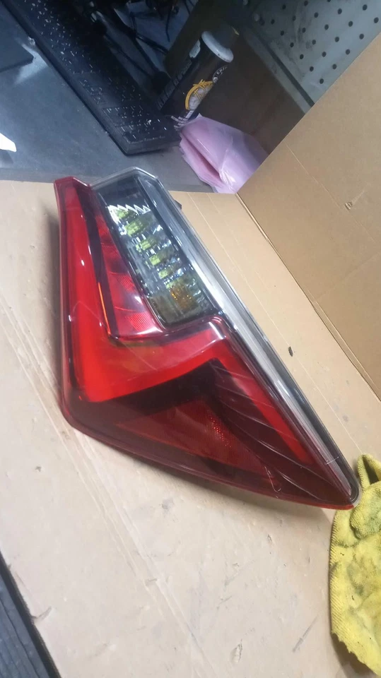 Used Right Tail Light Assembly fits: 2019 Acura Ilx quarter panel mounted w/o ti - Image 2 of 4