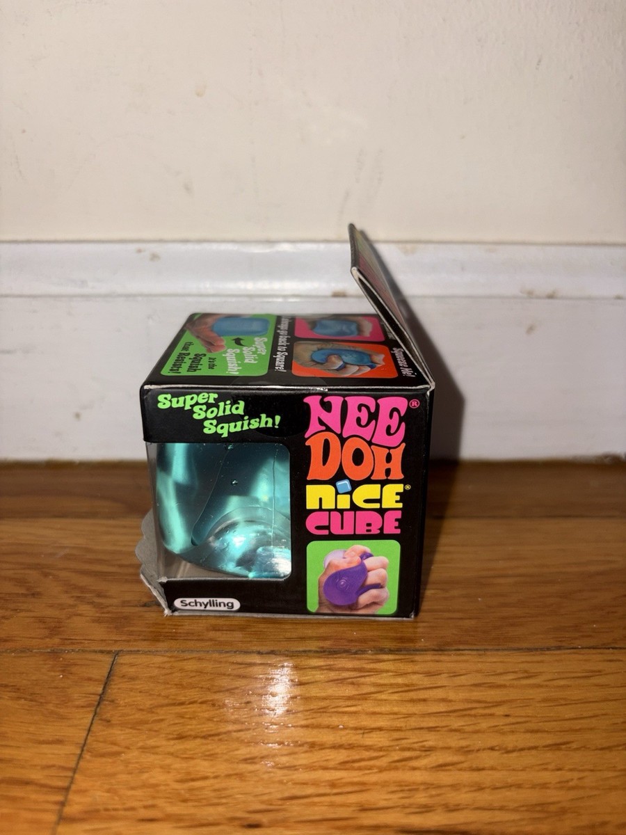 ColorBaby Nee-Doh Nice Cube Anti-Stress – Cube Sensoriel 6 Cm – 3 Couleurs Aléatoires – Non Toxique – Dès 3 Ans