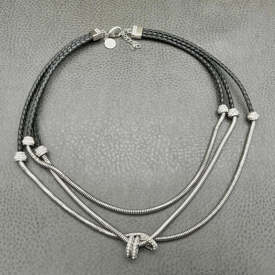 Colar de várias vertentes White House Black Market cordão trançado nó de pavê de prata - Imagem 2 de 4