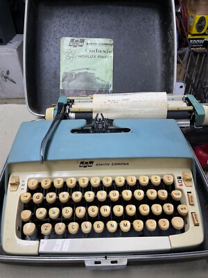 Smith Corona SCM Galaxie Deluxe Manual Typewriter w/ Case