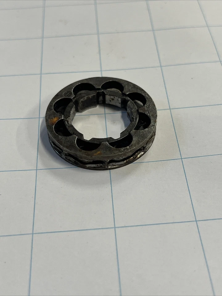 Pioneer P51 Rim Sprocket Oem Chainsaw - Image 3 of 3