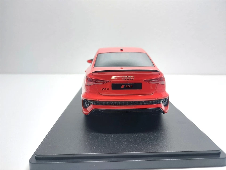 Audi RS3 Limousine Rosso del 2022 - 1/18 IXO & MCG Limited Ed. - Immagine 4 di 4
