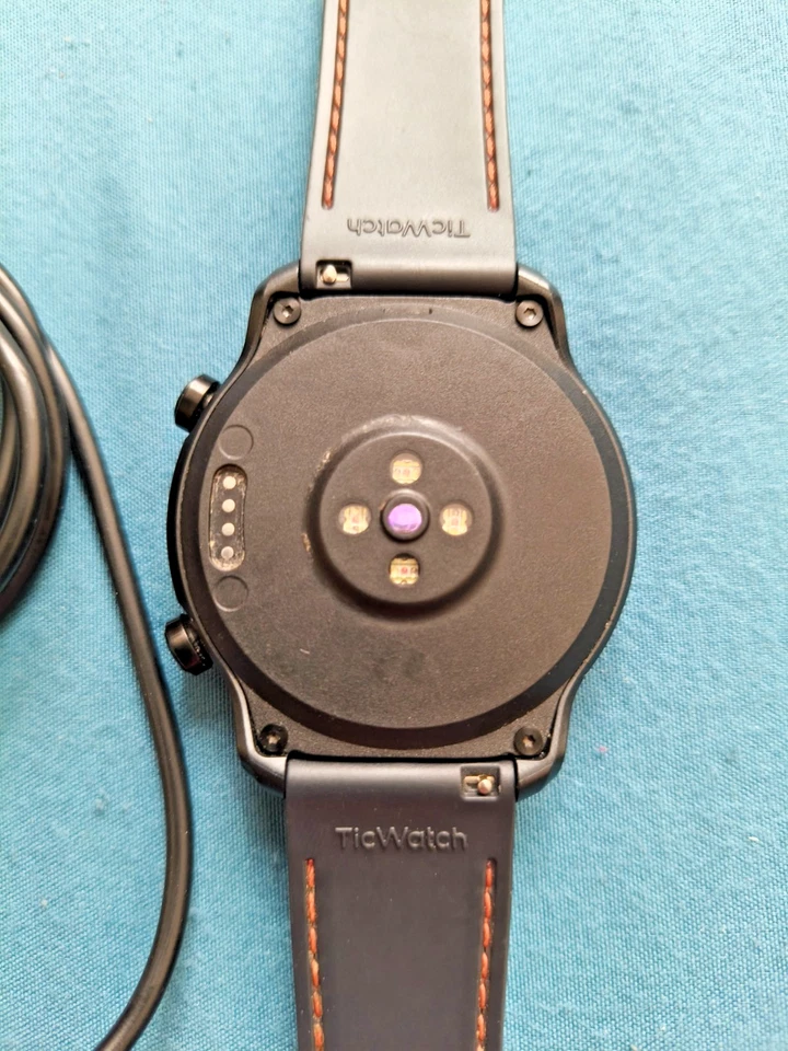 TicWatch Pro 3 GPS SmartWatch WearOS NFC Heart Rate Monitor Bluetooth 47mm - Image 4 of 4
