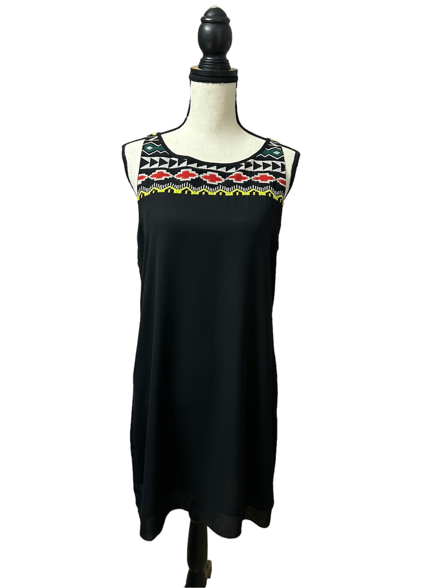 thml embroidered shift dress THML Vianney Short Sleeve Embroidered Detailed Dress- SALE – Fig Tree  Jewelry & Accessories main image 0