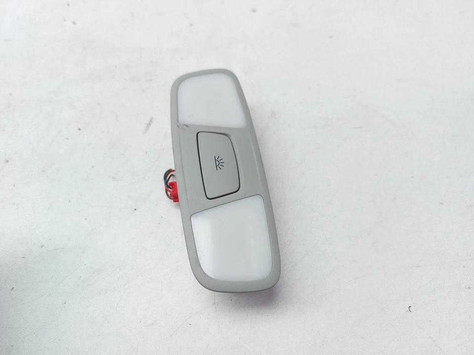 AUDI Q3 8U REAR ROOF READING COURTESY LIGHT 8U0947111A 2014 - Image 4 of 4