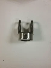 SP  10 4 383 SPICER PTO YOKE