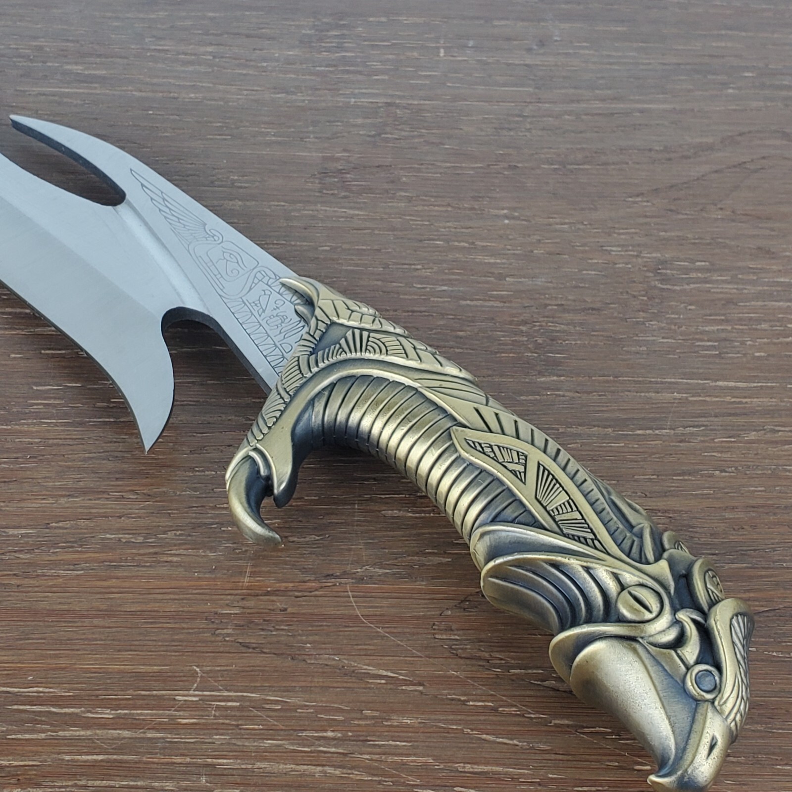 2000 United Cutlery UC129 Horus Egyptian Falcon Knife Brass Finish