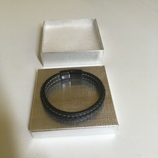 BLACK LEATHER 8.5 INCH 21.5CM BRACELET W/BLK STAINLESS STEEL MAGNETIC CLASP.