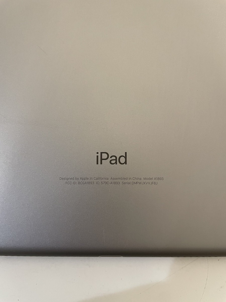 Apple iPad (6th Generation) - 32GB - Wi-Fi, 9.7in - Space Gray
