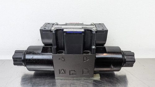 Nachi SS-G01-C6-R-C115-E30 Solenoid Operated Directional Control Valve