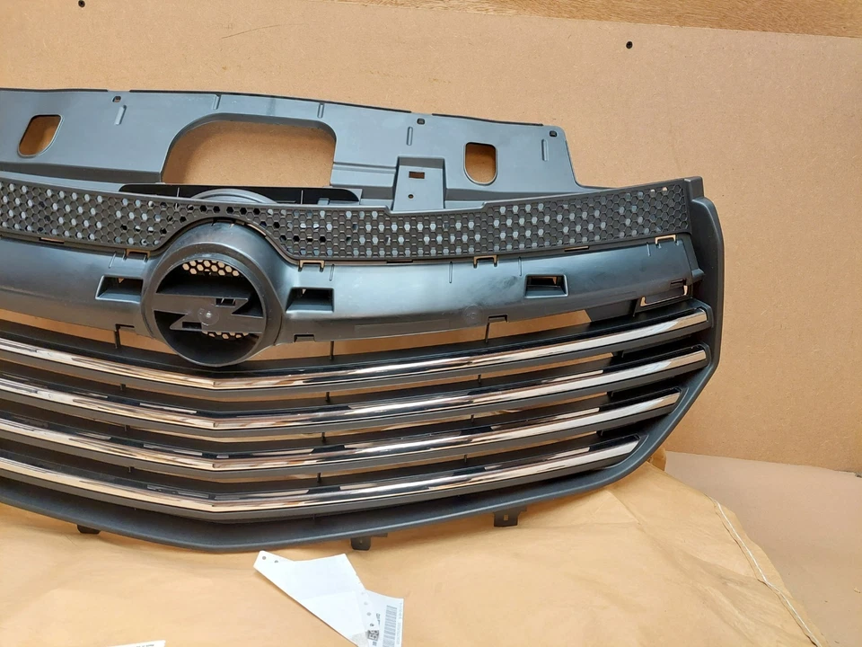 Vauxhall Vivaro B X82 Front Upper Radiator Grill 93450928 2014-2019 Genuine - Image 3 of 4