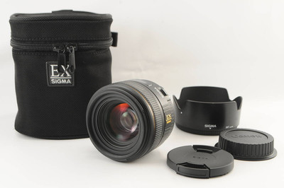 SIGMA 30mm F1.4 EX DC HSM Canon Full of accessories Clean and beautiful appearan