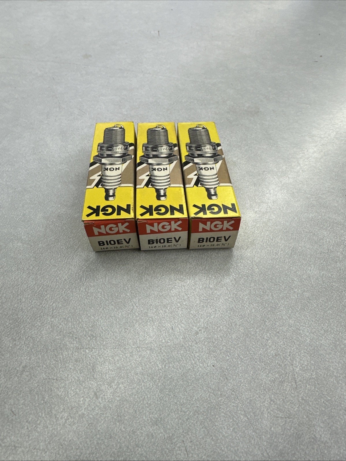 NOS NGK B10EV SPARK PLUGS 3PACK