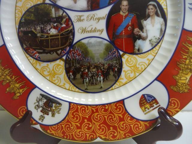 AYNSLEY ENGLAND  COMMEMORATIVE ROYAL WEDDING PLATE Bone