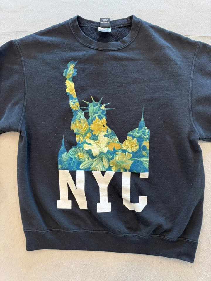 Sudadera Fifth Sun Mujer Mediana Nueva York Floral Estatura de la Libertad Negra Crew Foto 3 de 4