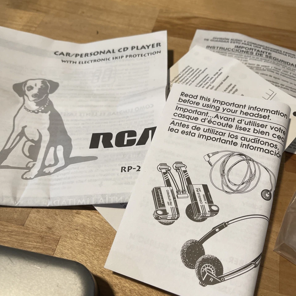 Портативный проигрыватель компакт-дисков RCA RP-2010B на запчасти или для ремонта. В комплекте с автомобильным зарядным устройством - Изображение 3 из 4