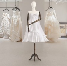 MANNEQUIN FEMME HAUTEUR  AJUSTABLE DE 150 -200 CM DE HAUTEUR  ARTICLE HAUT GAMME