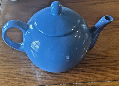 SOLID BLUE CERAMIC TEAPOT 6 CUP CAPACITY FROM PORTUGAL 6in Height x 9in Width