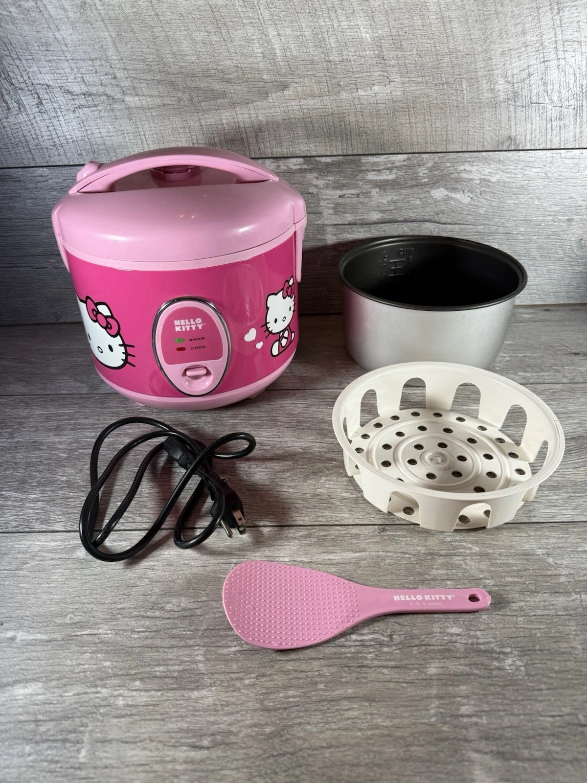 Hello Kitty Rice Cooker Pink Sanrio 2012 Cute Kitschy Kitchen Appliance (READ)
Opens in a new window