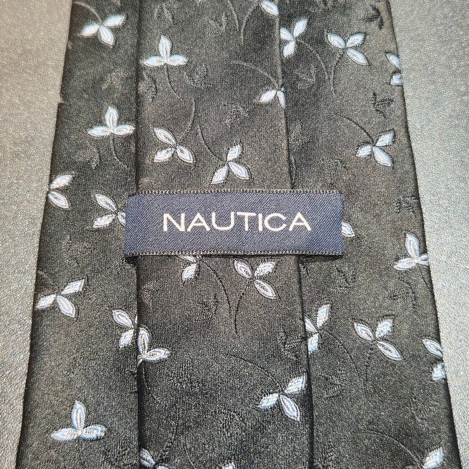 Nautica Black/Blue Floral 100% Silk Tie image 4