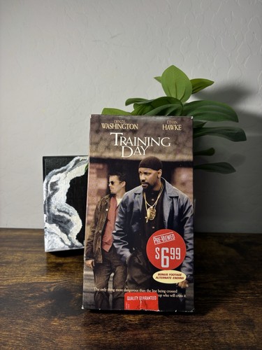 2001 Training Day / VHS / Rare / Vintage / Classic / Denzel Washington / Case🎬 - Picture 1 of 3