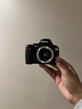 Nikon D60 DSLR Camera + 55-200mm VR Lens + Bag & Charger – Great Condition