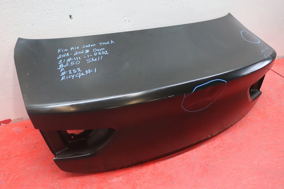 2018 2021 KIA RIO SEDAN REAR TRUNK LID SHELL OEM Foto 2 de 4