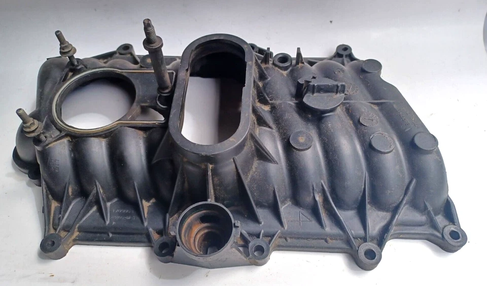 96-99 Chevrolet GMC CAMIÓN SUV 5.0 5.7 V8 USADO FABRICANTE DE EQUIPOS ORIGINALES COLECTOR DE ADMISIÓN DE AIRE SUPERIOR 17090633 Foto 2 de 4