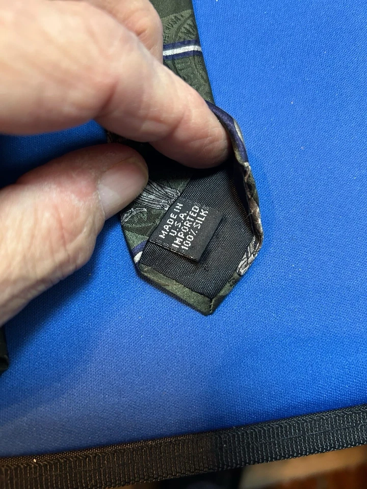 Vintage Tabasco Neck Tie Scrolling Theme Multi-Colored 100% Silk Made In USA Foto 4 de 4