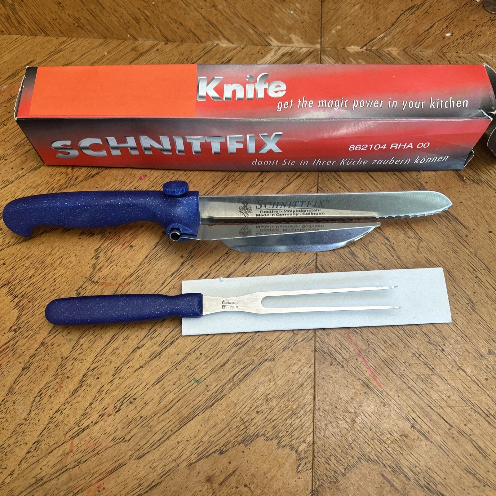 Rostfrei Schnittfix Serrated Bread Knife with Slicing Guide & Rostfrei Meat Fork